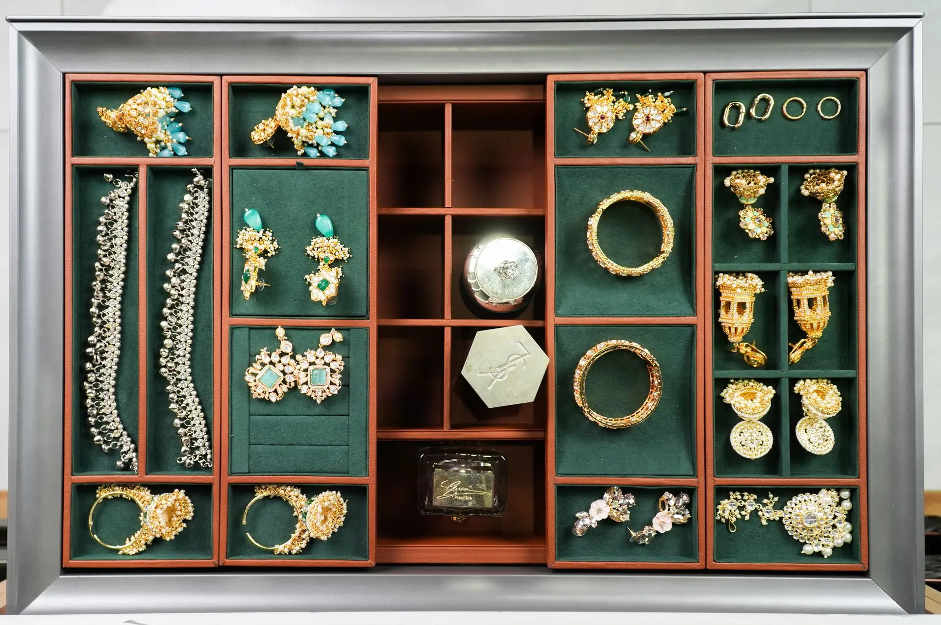 DUBAI Pull-Out Jewelry Organizer With Hidden Tray