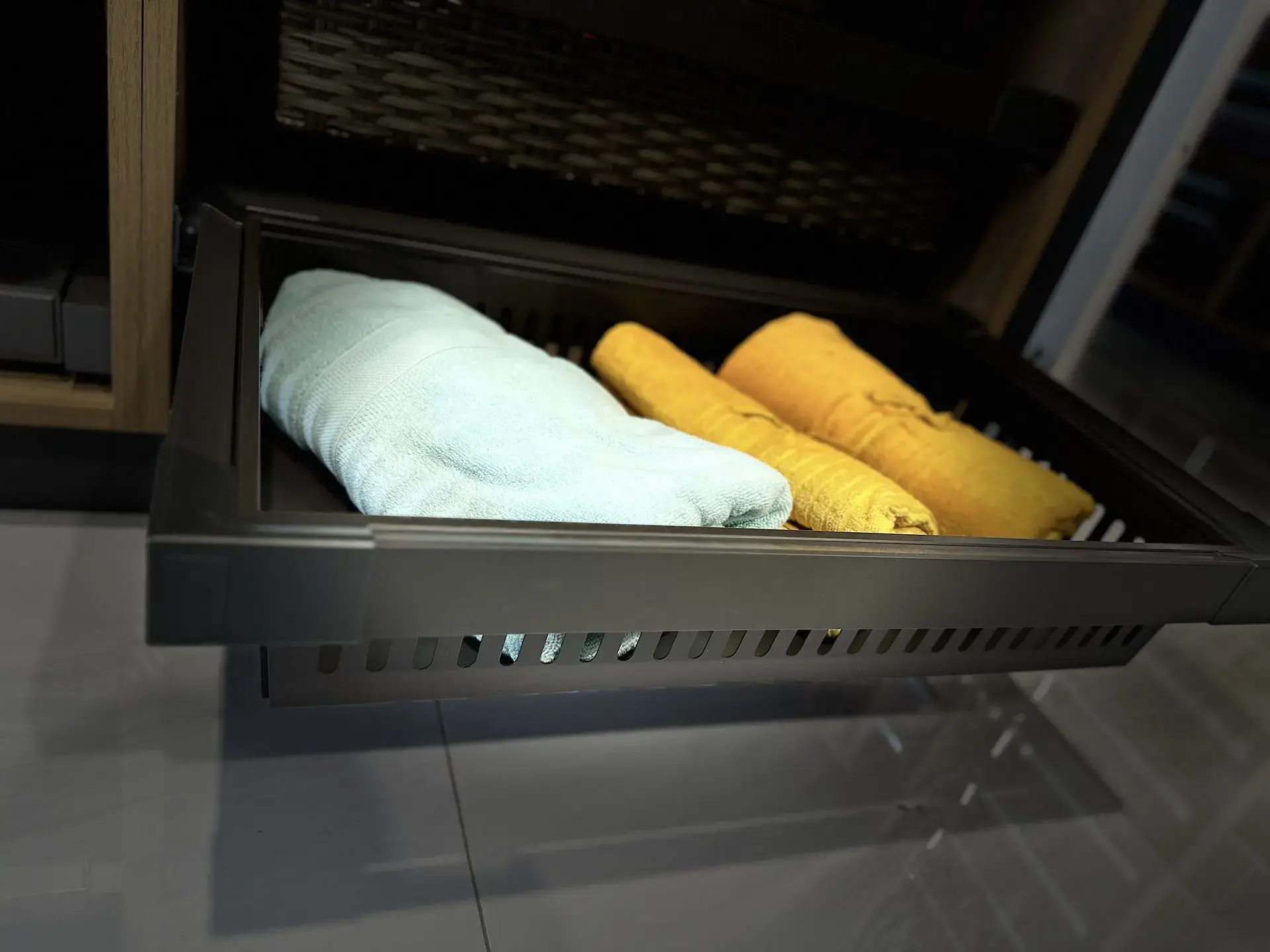 NOVA Pull-Out Basket-Milano Hardware and Interiors