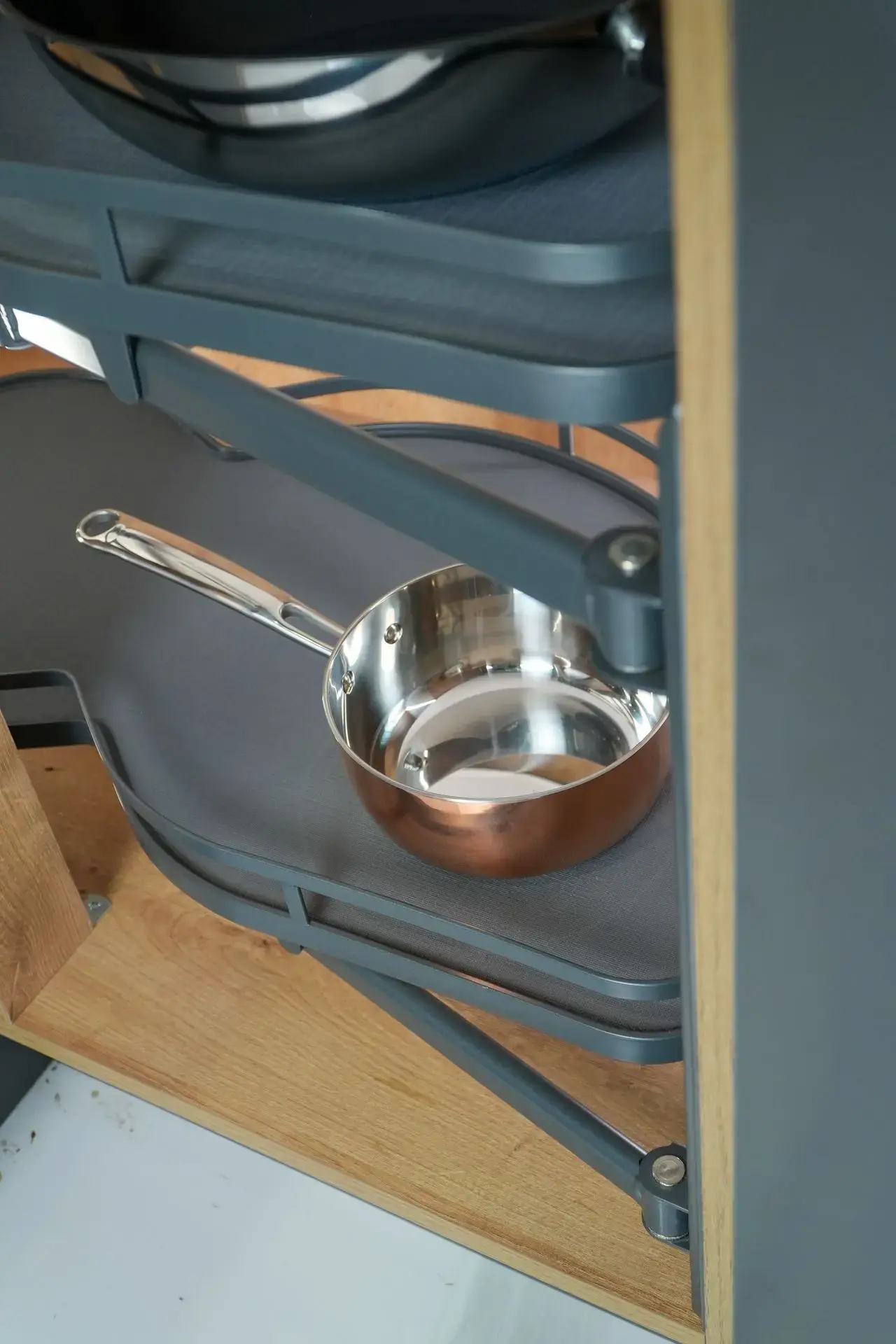 HAGEN Swing Corner unit-Milano Hardware and Interiors
