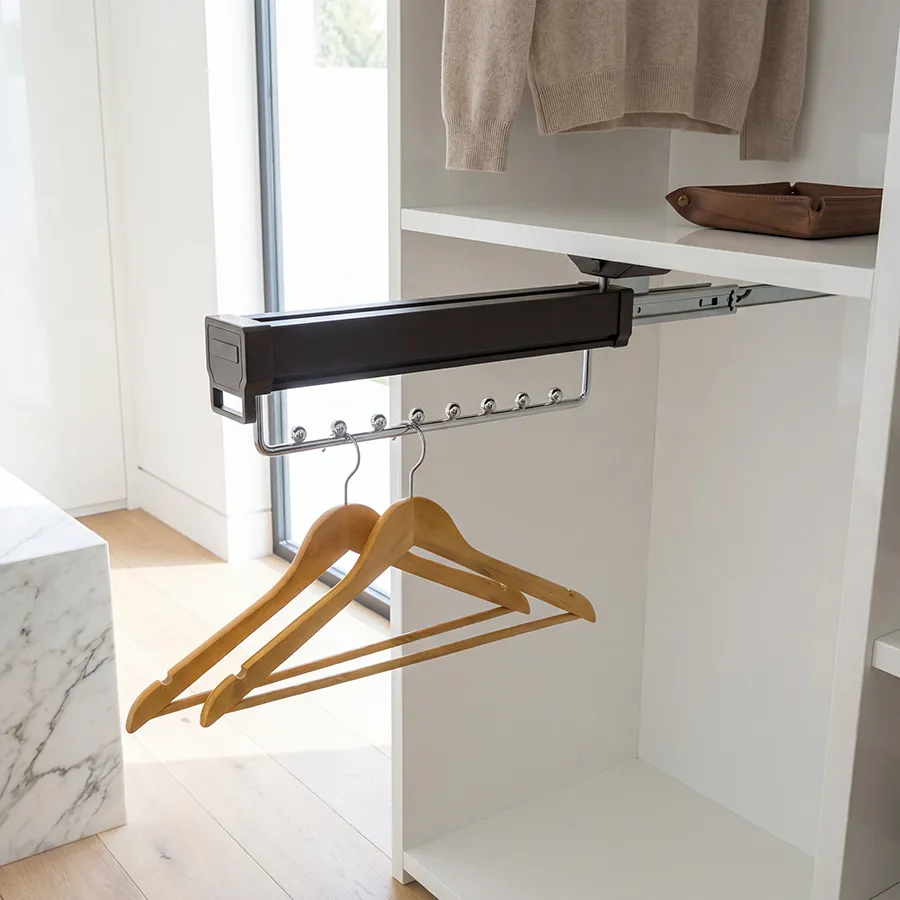 SEOUL Pull-Out 8 Bead Cloth Hanger2.webp