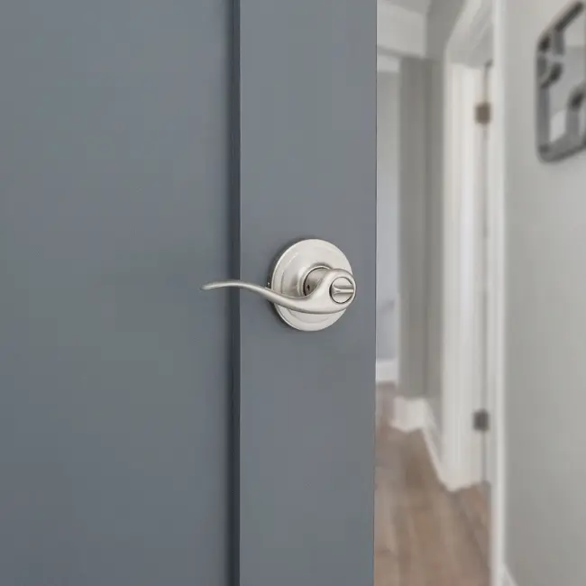 Weiser Toluca Round Lever-Privacy Satin Nickel