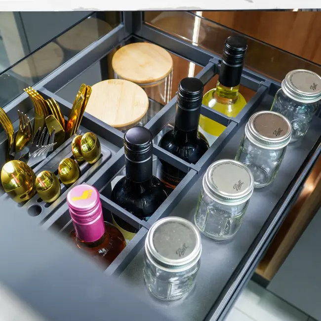 LYON Pull-Out Organizer